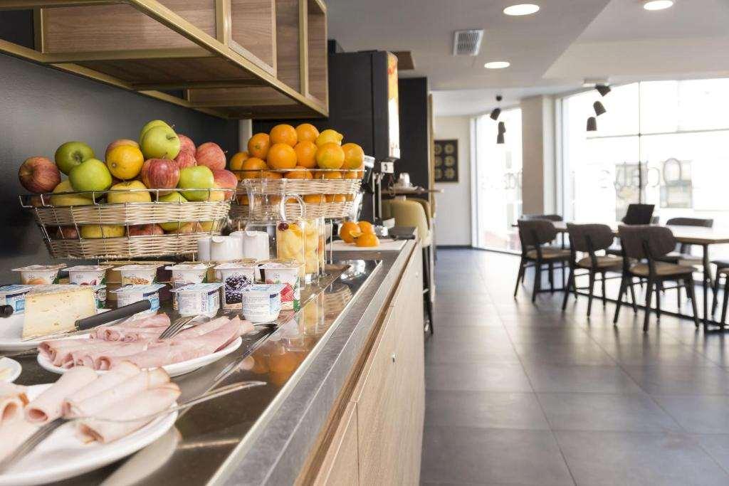 Odalys City Centre Congres Le Mans Restaurant foto